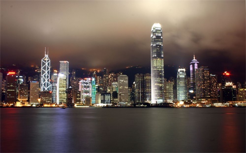 睡觉不盖被图片卡通,儿童夜不盖被子怎么办?可以这样做!